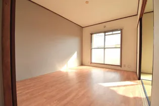 第1渡辺レジデンス【3階】の居間