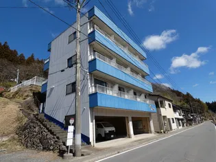 リバーハイツの外観