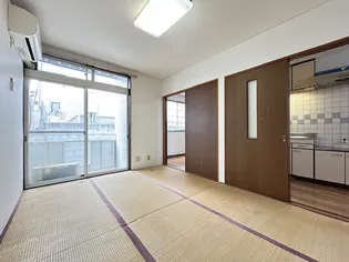 シティハウス安養寺【1階】の居間