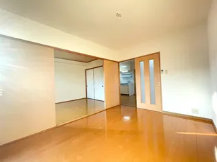 グランドハイツ【2階】の居間