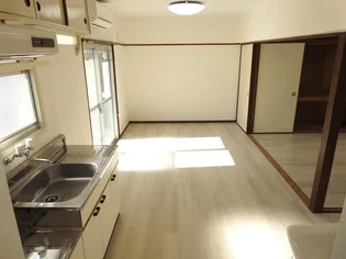 サンガーデン小ヶ倉【3階】の居間