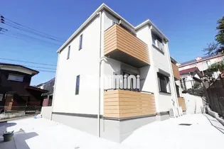 ヴァンベールヒルズ【1階】の外観