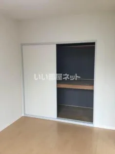 ロイヤルグリーンハイツ【2階】の内装