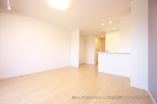 イーストブルー I【1階】の居間