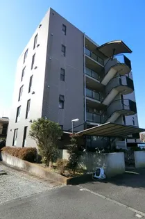 ロイヤルハイム【1階】の外観