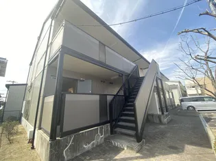 ニードルス【1階】の外観