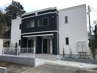 アゼリア【1階】の外観