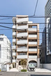 ランド南青山【2階】の外観