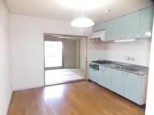 ドーマミウラ【1階】の居間