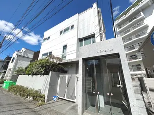 La fontaine【1階】の外観