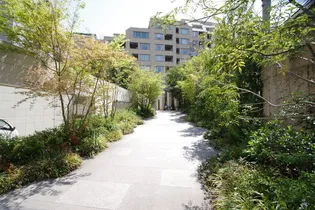 ミッドガーデン赤坂氷川【2階】の地図