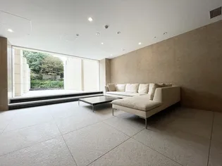 ミッドガーデン赤坂氷川【2階】の地図