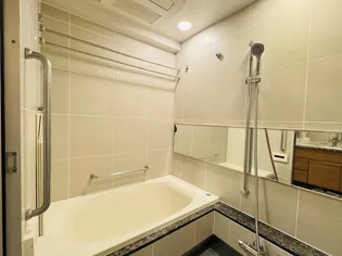 ミッドガーデン赤坂氷川【2階】の風呂