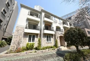 ラ ヴォワ ラクテ【2階】の外観