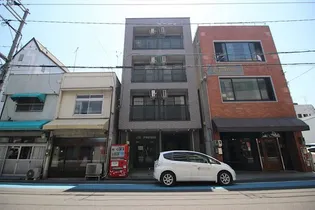 ピュアフィネス【2階】の外観