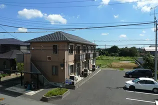 千葉県成田市三里塚【アパート】の外観