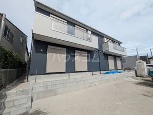 シャルール【2階】の外観