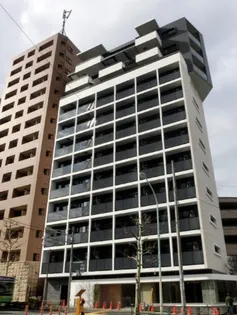 東京都新宿区市谷仲之町【マンション】の外観