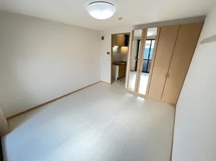 ラ・ジュルネ【1階】の地図