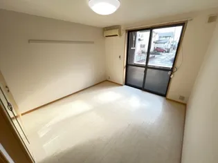 ラ・ジュルネ【1階】の地図