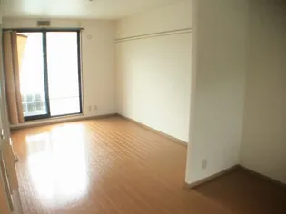 ビッグハットプラーザ【1階】の居間