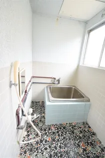ファーストマンション【1階】の風呂