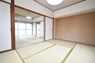 ファーストマンション【1階】の居間