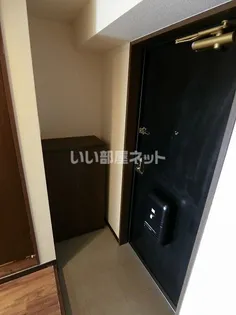 ロイヤル江戸橋【5階】の玄関