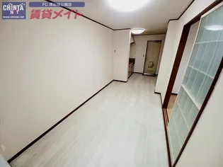 エリール小田【3階】の居間