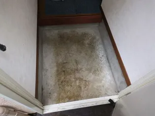 スチューデントコンドミニアム【1階】の玄関