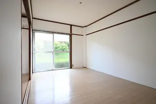 コーポ富士B棟【1階】の居間