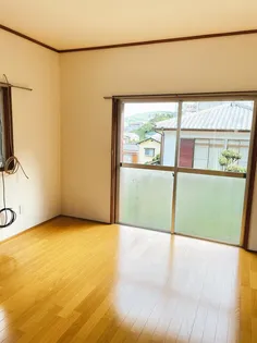 西山本町古賀アパートの居間