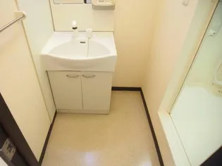 ル・シェルブルー【1階】の内装