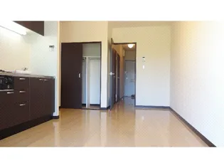 ル・シェルブルー【1階】の居間