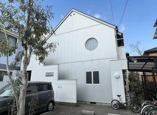 サザングラス【2階】の外観