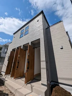 イリスクラン ヨヨギ【1階】の外観