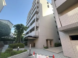 ブリックロード山の手【3階】の外観