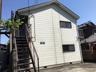 イーグルハイツ【1階】の外観