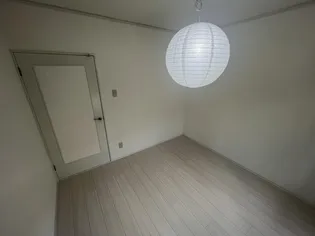 デコール岡本II番館【1階】の居間