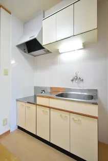 フェヴァリー C【2階】のキッチン