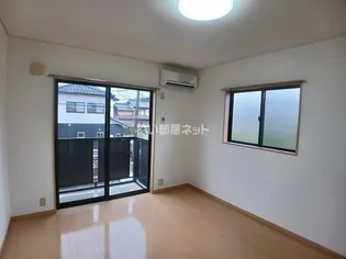 シャルマンアイ【2階】の居間