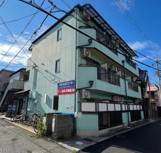 カレッジコート【3階】の外観