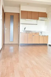 アマ・デトワールII【3階】の居間