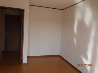 コーポ向日葵 III【2階】の居間