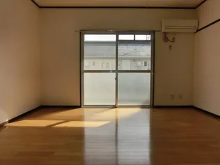 サンコーポくんぱち【3階】の居間