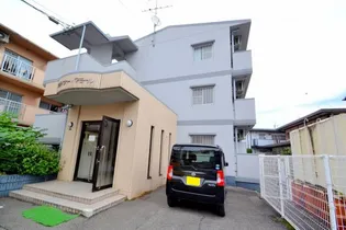 クライナーマモール【1階】の外観