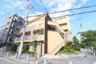 ジョーヌ エ ルポの画像