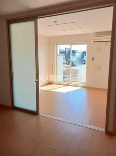 プルミエール【1階】の居間