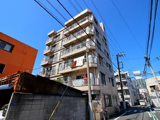 なり駒サ-ドビル【3階】の外観