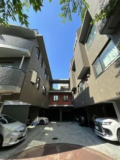 テラス青葉台【1階】の外観